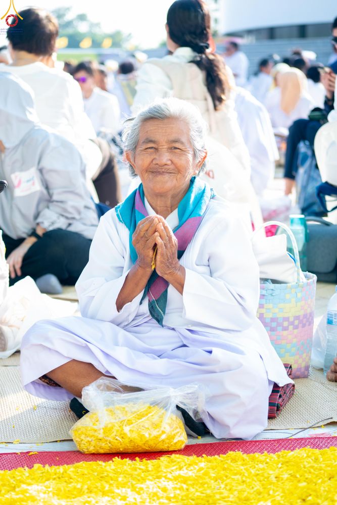 ภาพ No.290405:วันที่ 7 มกราคม พ.ศ. 2569 พิธีต้อนรับพระธรรมยาตรา ณ อนุสรณ์สถานลำดับที่ 2  สถานที่ตั้งมโนปณิธานบวชตลอดชีวิต อนุสรณ์สถานคลองบางนางแท่น (ภาพชุดที่ 2) อ.สามพราน จ.นครปฐม ในโครงการธรรมยาตรา กตัญญูบูชา มหาปูชนียาจารย์ พระมงคลเทพมุนี(สด จนฺทสโร) พระผู้ปราบมาร 