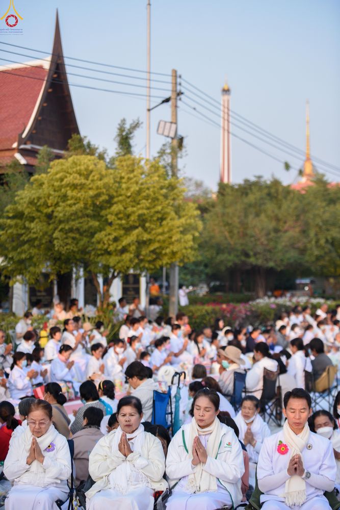 ภาพ No.294383:วันที่ 14 มกราคม พ.ศ. 2569 พิธีตักบาตรพระธรรมยาตรา ณ วัดสองพี่น้อง ต.ต้นตาล อ.สองพี่น้อง จ.สุพรรณบุรี ในโครงการธรรมยาตรา กตัญญูบูชา มหาปูชนียาจารย์ พระมงคลเทพมุนี(สด จนฺทสโร) พระผู้ปราบมาร อนุสรณ์สถาน 7 แห่ง ปีที่ 14