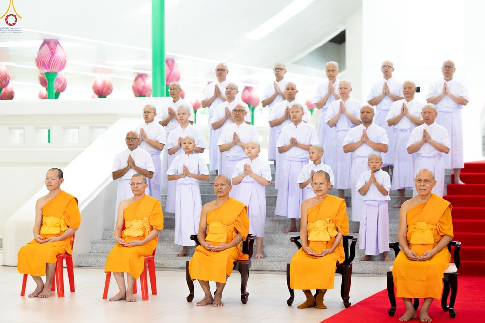 ภาพ No.338805:วันที่ 11 กรกฎาคม พศ.2569 พิธีบรรพชาอุปสมบท โครงการอุปสมบทหมู่ธรรมทายาทนานาชาติ  IDOP รุ่นที่ 21 (ภาษาจีน)  จากประเทศจีน มาเลเซีย สิงคโปร์ และไต้หวัน , โครงการบรรพชาสามเณรโรงเรียนนานาชาติ รุ่นที่ 15