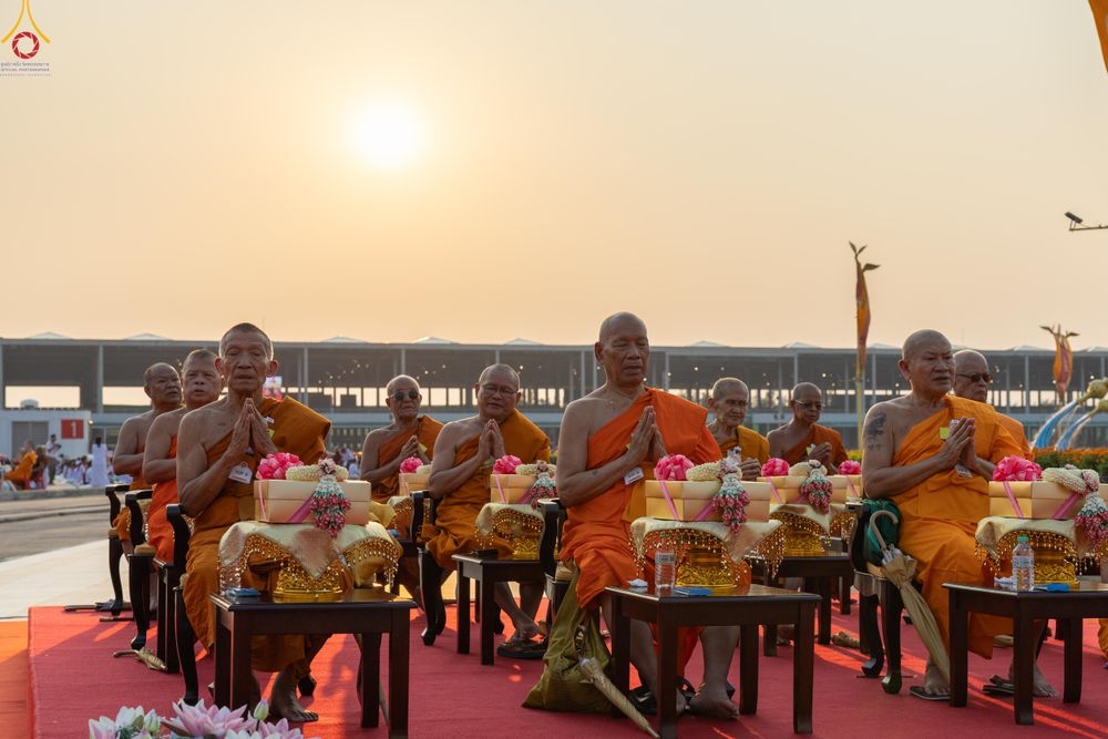 ภาพ No.324077:วันที่ 22 เมษายน พ.ศ.2569 (วันคุ้มครองโลก) พิธีถวายมหาสังฆทาน 40,000 กว่าวัดทั่วประเทศ ณ ลานธรรม พระมหาธรรมกายเจดีย์ วัดพระธรรมกาย