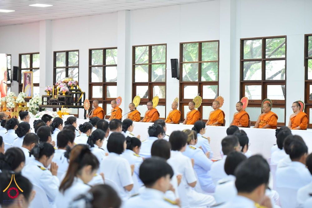 ภาพ No.344194:วันที่ 12 สิงหาคม พ.ศ. 2569  พสกนิกรชาวอำเภอคลองหลวง พร้อมใจร่วมพิธีสวดพระพุทธมนต์และทำบุญตักบาตรถวายพระราชกุศล เนื่องในวันคล้ายวันพระราชสมภพ สมเด็จพระบรมราชชนนีพันปีหลวง และวันแม่แห่งชาติ 12 สิงหาคม 2569