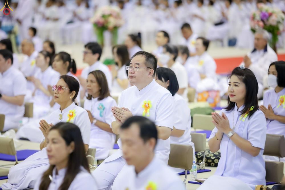 ภาพ No.345552:วันพฤหัสบดีที่ 27 สิงหาคม พ.ศ.2569 พิธีภาคสาย ปฏิบัติธรรมร่วมกัน เนื่องในวันธรรมชัย ณ สภาธรรมกายสากล วัดพระธรรมกาย