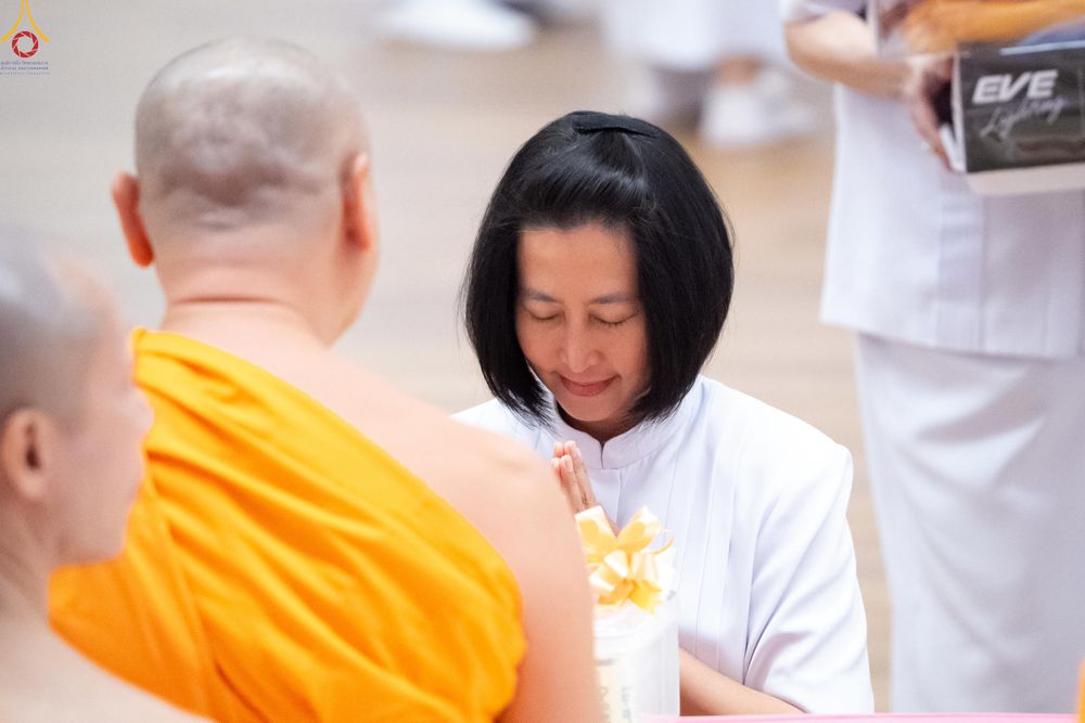 ภาพ No.341829:วันพุธที่ 29 กรกฎาคม พ.ศ. 2569 พิธีถวายผ้าอาบน้ำฝน เทียนพรรษาและประทีปโคมไฟ ณ ห้องแก้วสารพัดนึก 2 สภาธรรมกายสากล วัดพระธรรมกาย