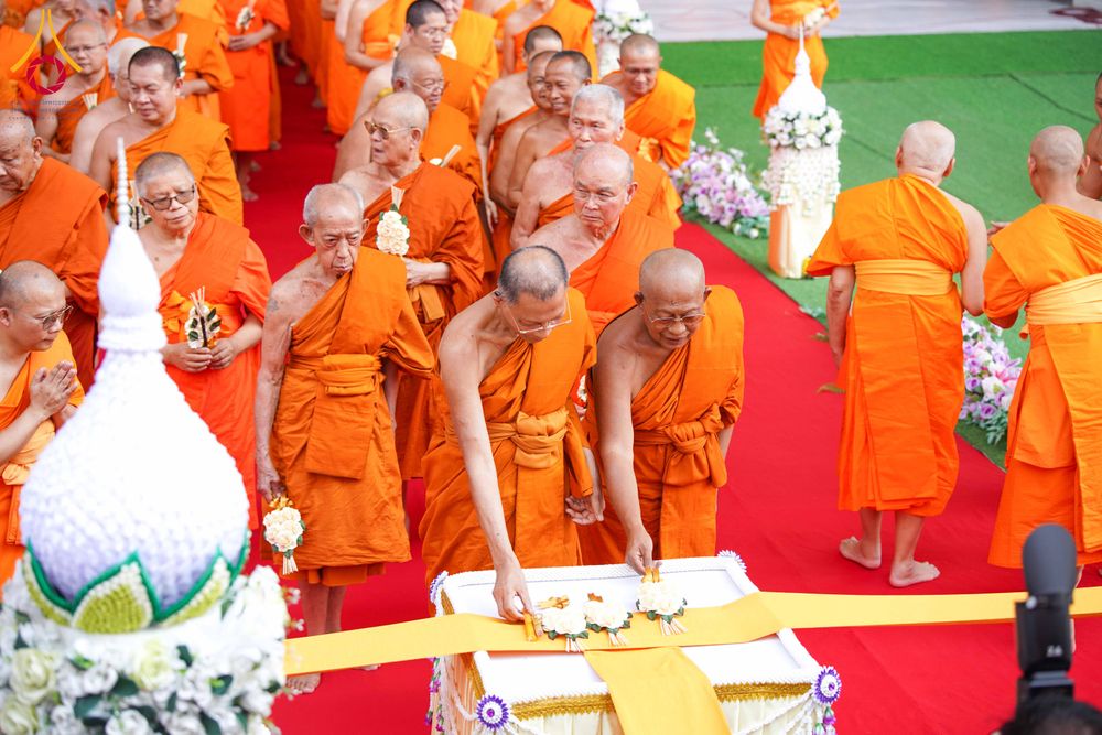 ภาพ No.316640:วันอาทิตย์ที่ 29 มีนาคม พ.ศ. 2569 พิธีทอดผ้าบังสุกุลและพิธีชำระร่าง โยมพ่อณรงค์ จินตมากุล  สิริอายุ 99 ปี 11 เดือน โยมบิดา พระครูปลัดรัตนวีรวัฒน์ (รังสฤษดิ์ อิทฺธิจินตโก) ที่ปรึกษาเจ้าคณะจังหวัดปทุมธานี เจ้าอาวาสวัดพระธรรมกาย  ณ ฌาปนสถานชั่วคราว ทางเข้า 