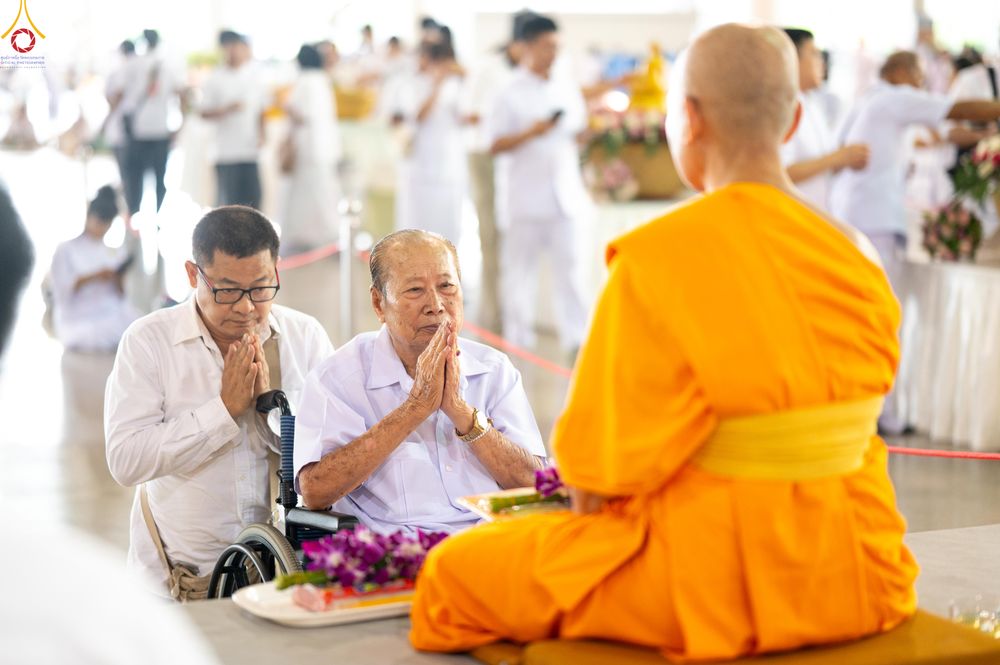 ภาพ No.318267:วันอาทิตย์ต้นเดือนที่ 5 เมษายน พ.ศ.2569 พิธีตักบาตร ณ บ้านแก้วเรือนทองคุณยายอาจารย์ฯ วัดพระธรรมกาย