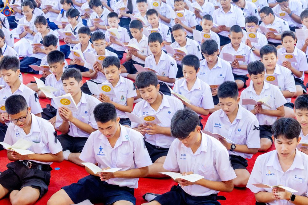 ภาพ No.289010:วันพุธที่ 17 ธันวาคม พ.ศ.2568 กิจกรรมเยาวชนไทยรวมใจทำความดี "เด็กดีมหานคร ต้นแบบด้านศีลธรรม" แข่งขันสอบตอบปัญหาศีลธรรมในพระพุทธศาสนา ครั้งที่ 7 และวันรวมพลังเด็กดี V-Star ประจำปี 2568 ณ วัดมหาธาตุยุวราชรังสฤษฎิ์ราชวรมหาวิหาร กรุงเทพมหานคร