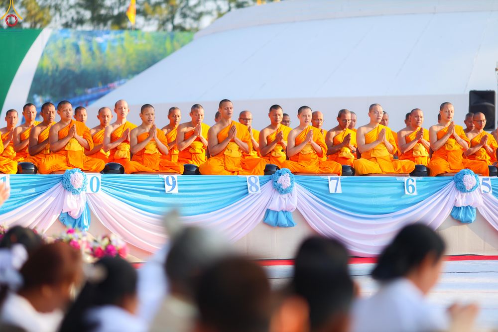 ภาพ No.292391:วันที่ 11 มกราคม พ.ศ. 2569 พิธีตักบาตรพระธรรมยาตรา ณ อนุสรณ์สถานคลองบางนางแท่น อ.สามพราน จ.นครปฐม ในโครงการธรรมยาตรา กตัญญูบูชา มหาปูชนียาจารย์ พระมงคลเทพมุนี(สด จนฺทสโร) พระผู้ปราบมาร อนุสรณ์สถาน 7 แห่ง ปีที่ 14