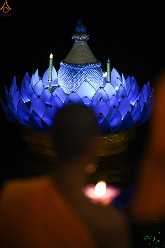 ภาพ No.301371:วันที่ 22 มกราคม พ.ศ. 2569 พิธีลอยประทีปธรรมถวายเป็นพุทธบูชา และบูชาธรรมมหาปูชนียาจารย์  ณ อนุสรณ์สถานลำดับที่ 5 สถานที่เผยแผ่วิชชาธรรมกายครั้งแรก อนุสรณ์สถานบางปลา วัดบางปลา อำเภอบางเลน จังหวัดนครปฐม ในโครงการธรรมยาตรา กตัญญูบูชา มหาปูชนียาจารย์ พระมงคล