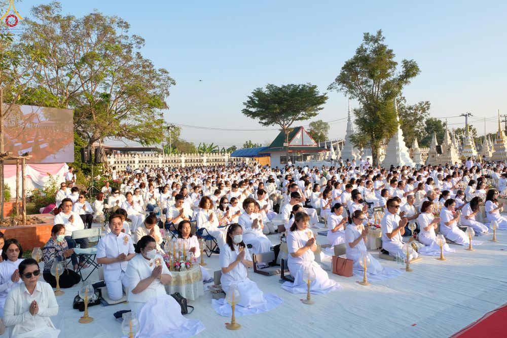 ภาพ No.293952:วันที่ 14 มกราคม พ.ศ. 2569 พิธีจุดประทีปถวายเป็นพุทธบูชา และบูชาธรรมมหาปูชนียาจารย์  ณ วัดสองพี่น้อง ต.ต้นตาล อ.สองพี่น้อง จ.สุพรรณบุรี ในโครงการธรรมยาตรา กตัญญูบูชา มหาปูชนียาจารย์ พระมงคลเทพมุนี(สด จนฺทสโร) พระผู้ปราบมาร อนุสรณ์สถาน 7 แห่ง ปีที่ 14