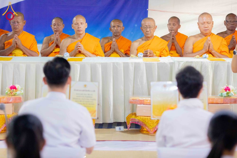 ภาพ No.300189:วันที่ 22 มกราคม พ.ศ. 2569 พิธีถวายภัตตาหารเป็นสังฆทาน แด่พระธรรมยาตรา ณ อนุสรณ์สถานบางปลา วัดบางปลา อำเภอบางเลน จังหวัดนครปฐม ในโครงการธรรมยาตรา กตัญญูบูชา มหาปูชนียาจารย์ พระมงคลเทพมุนี(สด จนฺทสโร) พระผู้ปราบมาร อนุสรณ์สถาน 7 แห่ง ปีที่ 14