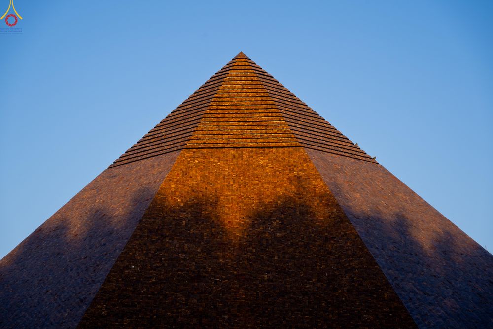 ภาพ No.288421:วันที่ 4 มกราคม พ.ศ. 2569 พระธรรมยาตราปฏิบัติธรรม และถ่ายภาพหมู่ประวัติศาสตร์ ในโครงการธรรมยาตรา กตัญญูบูชา มหาปูชนียาจารย์ พระมงคลเทพมุนี(สด จนฺทสโร) พระผู้ปราบมาร อนุสรณ์สถาน 7 แห่ง ปีที่ 14 ณ อนุสรณ์สถานมหาวิหารพระมงคลเทพมุนี (โลตัสแลนด์) อ.สองพี่น้อง