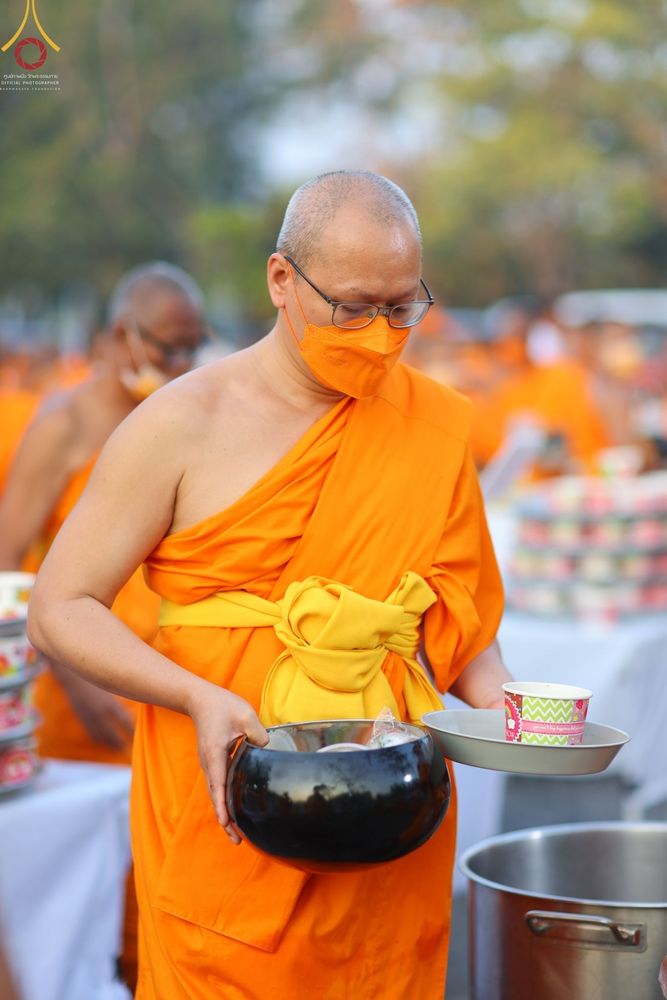 ภาพ No.71828:พิธีถวายภัตตาหารเป็นสังฆทาน แด่คณะพระธรรมยาตราฯ ในโครงการธรรมยาตรากตัญญูบูชา มหาปูชนียาจารย์ พระมงคลเทพมุนี(สด จนฺทสโร) พระผู้ปราบมาร อนุสรณ์สถาน 7 แห่ง ปีที่ 11 วันที่ 17 มกราคม พ.ศ. 2566