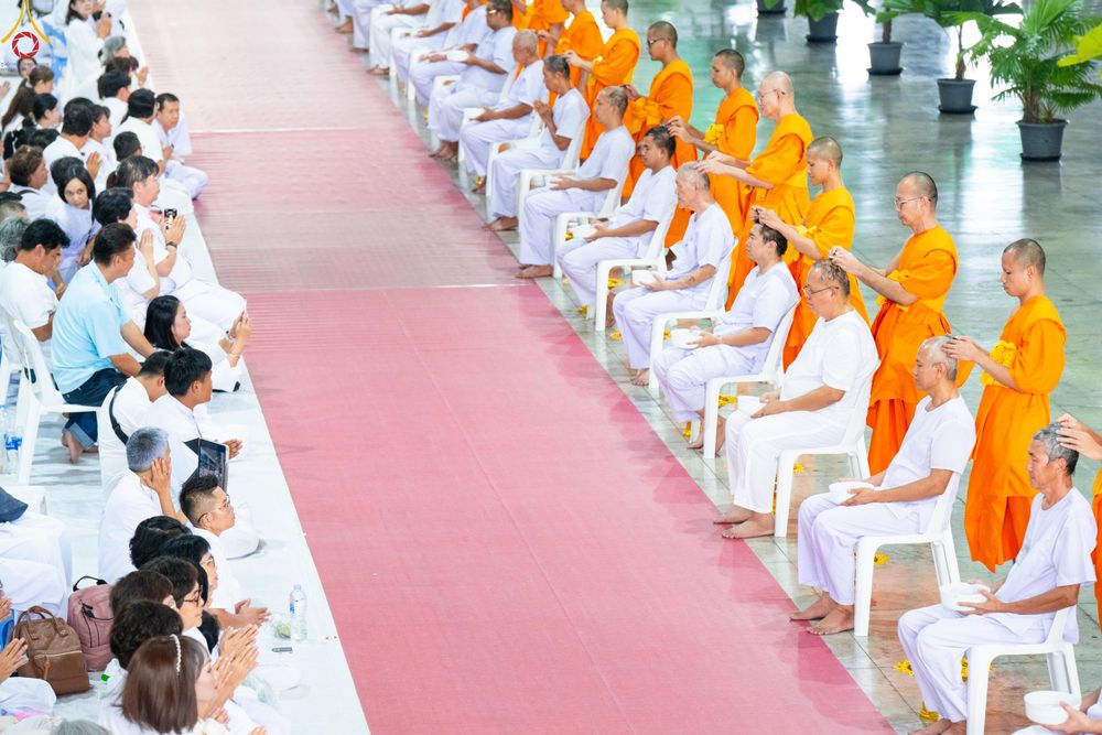 ภาพ No.333532:วันอาทิตย์ที่ 7 มิถุนายน พ.ศ.2569 พิธีตัดปอยผมและปลงผมนาคธรรมทายาท โครงการบรรพชาและอุปสมบทหมู่ธรรมทายาท รุ่นผู้บริหาร รุ่นที่ 16 ณ วิหารคด 11 วัดพระธรรมกาย