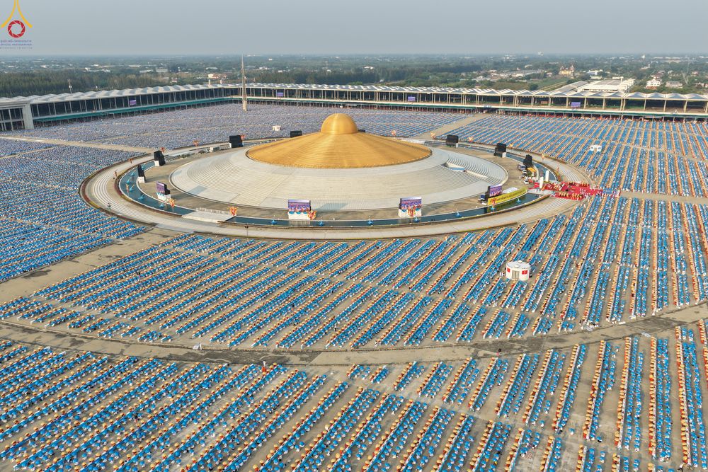 ภาพ No.324001:วันที่ 22 เมษายน พ.ศ.2569 (วันคุ้มครองโลก) พิธีถวายมหาสังฆทาน 40,000 กว่าวัดทั่วประเทศ ณ ลานธรรม พระมหาธรรมกายเจดีย์ วัดพระธรรมกาย