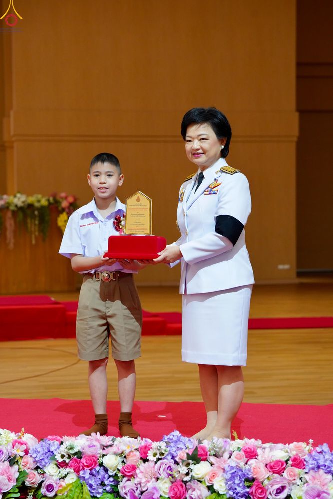 ภาพ No.311911:วันอังคารที่ 3 มีนาคม พ.ศ.2569 พิธีมอบโล่วัชรเกียรติยศ โครงการตอบปัญหาธรรมะทางก้าวหน้า ครั่งที่ 43, พิธีมอบโล่วัชรเกียรติยศ โครงการสอบตอบปัญหาศีลธรรม เพื่อสันติภาพโลก (World-Pec) ครั้งที่ 19 ณ สภาธรรมกายสากล วัดพระธรรมกาย