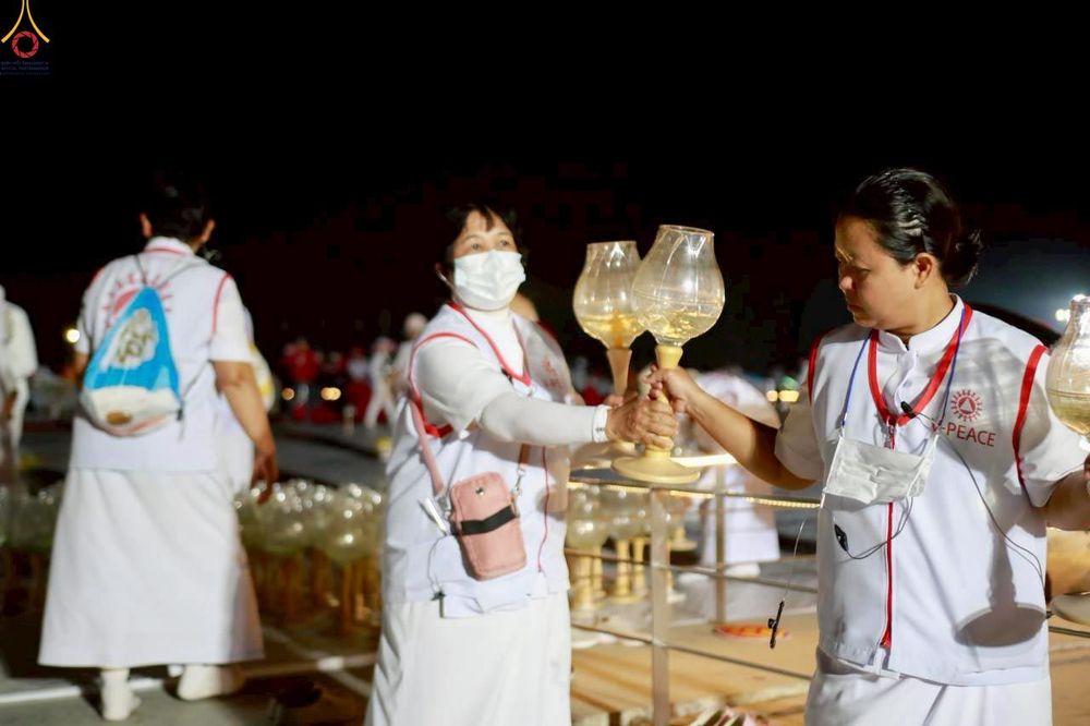 ภาพ No.306606:ภาพเบื้องหลังอาสาสมัครรวมใจ ชุดที่ 5 ในโครงการธรรมยาตรา กตัญญูบูชา มหาปูชนียาจารย์ พระมงคลเทพมุนี(สด จนฺทสโร) พระผู้ปราบมาร อนุสรณ์สถาน 7 แห่ง ปีที่ 14