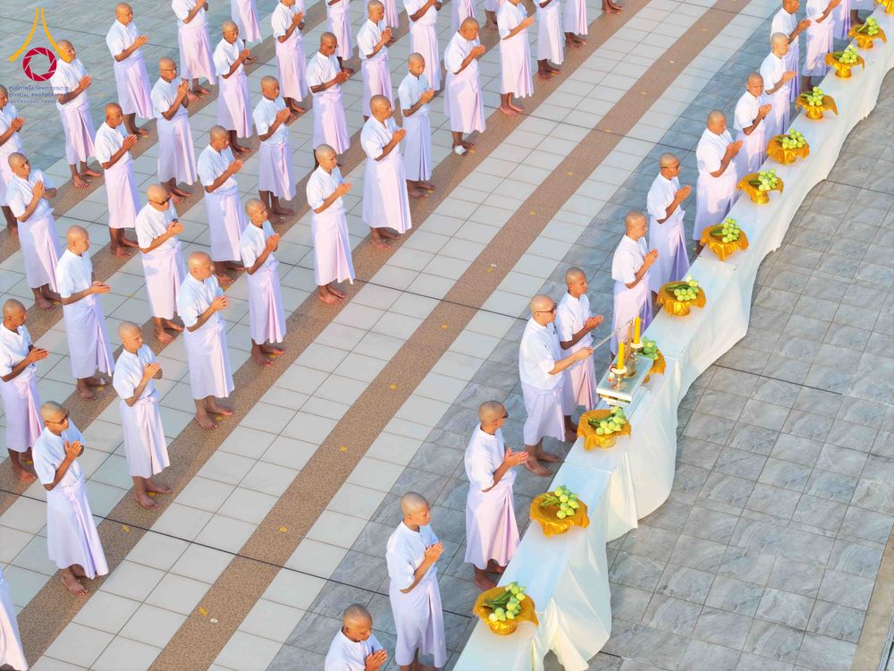 ภาพ No.320860:วันเสาร์ที่ 11 เมษายน พ.ศ.2569 พิธีเวียนประทักษิณ พิธีวันทาเจดีย์ โครงการอุปสมบทหมู่ บูชาธรรมหลวงพ่อธัมมชโย พ.ศ.2569 โครงการอุปสมบทหมู่ธรรมทายาท ระดับอุดมศึกษา รุ่น 53 (ภาคฤดูร้อน) ณ วัดพระธรรมกาย ปทุมธานี