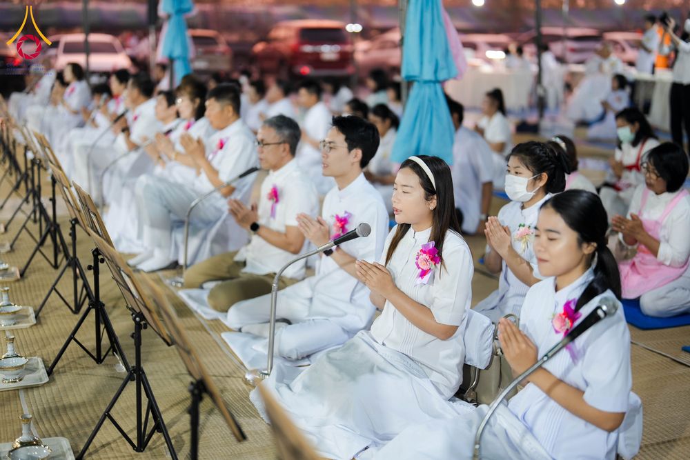 ภาพ No.299169:วันที่ 21 มกราคม พ.ศ. 2569 พิธีถวายภัตตาหารเป็นสังฆทาน แด่พระธรรมยาตรา ณ อนุสรณ์สถานบางปลา วัดบางปลา อำเภอบางเลน จังหวัดนครปฐม ในโครงการธรรมยาตรา กตัญญูบูชา มหาปูชนียาจารย์ พระมงคลเทพมุนี(สด จนฺทสโร) พระผู้ปราบมาร อนุสรณ์สถาน 7 แห่ง ปีที่ 14