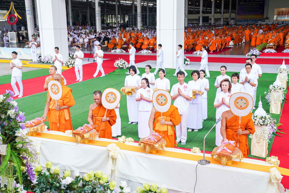 ภาพ No.316532:วันอาทิตย์ที่ 29 มีนาคม พ.ศ. 2569 พิธีทอดผ้าบังสุกุลและพิธีชำระร่าง โยมพ่อณรงค์ จินตมากุล  สิริอายุ 99 ปี 11 เดือน โยมบิดา พระครูปลัดรัตนวีรวัฒน์ (รังสฤษดิ์ อิทฺธิจินตโก) ที่ปรึกษาเจ้าคณะจังหวัดปทุมธานี เจ้าอาวาสวัดพระธรรมกาย  ณ ฌาปนสถานชั่วคราว ทางเข้า 