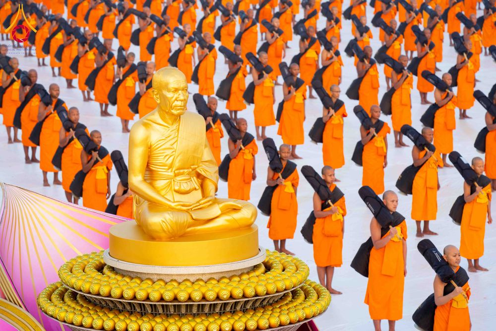 ภาพ No.299827:วันที่ 19 มกราคม พ.ศ.2569 พระธรรมยาตราปฏิบัติธรรมและถ่ายภาพหมู่ประวัติศาสตร์ ณ อนุสรณ์สถานลำดับที่ 5 สถานที่เผยแผ่วิชชาธรรมกายครั้งแรก  อนุสรณ์สถานบางปลาวัดบางปลา อ.บางเลน จ.นครปฐม ในโครงการธรรมยาตรา กตัญญูบูชา มหาปูชนียาจารย์ พระมงคลเทพมุนี(สด จนฺทสโร) 