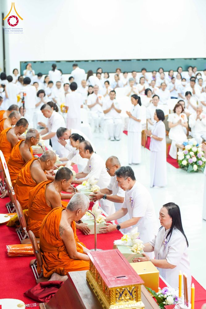 ภาพ No.316257:วันเสาร์ที่ 28 มีนาคม พ.ศ. 2569 พิธีบำเพ็ญกุศล คุณพ่อณรงค์ จินตมากุล  สิริอายุ 99 ปี 11 เดือน โยมบิดา พระครูปลัดรัตนวีรวัฒน์ (รังสฤษดิ์ อิทฺธิจินตโก) ที่ปรึกษาเจ้าคณะจังหวัดปทุมธานี เจ้าอาวาสวัดพระธรรมกาย  ณ ห้องปลูกศรัทธา 2 วัดพระธรรมกาย ปทุมธานี