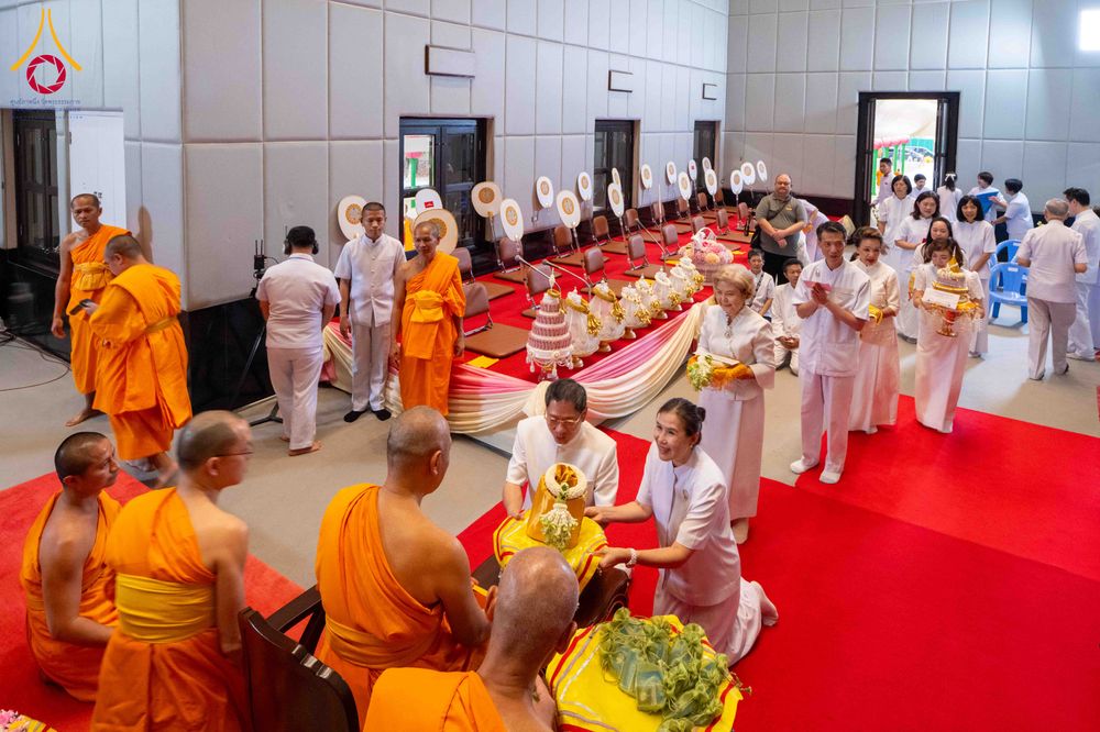 ภาพ No.309032:วันอาทิตย์ที่ 8 กุมภาพันธ์ พ.ศ. 2569  พิธีต้อนรับพระบัญชาสมเด็จพระสังฆราช แต่งตั้ง  “พระครูปลัดรัตนวีรวัฒน์” (รังสฤษดิ์ อิทฺธิจินฺตโก) เจ้าอาวาสวัดพระธรรมกาย ให้ดำรงตำแหน่ง “ที่ปรึกษาเจ้าคณะจังหวัดปทุมธานี”