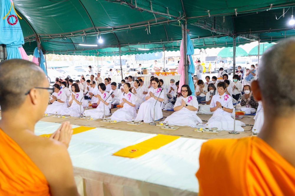 ภาพ No.301065:วันที่ 23 มกราคม พ.ศ. 2569 พิธีถวายภัตตาหารเป็นสังฆทาน แด่พระธรรมยาตรา ณ อนุสรณ์สถานบางปลา วัดบางปลา อำเภอบางเลน จังหวัดนครปฐม ในโครงการธรรมยาตรา กตัญญูบูชา มหาปูชนียาจารย์ พระมงคลเทพมุนี(สด จนฺทสโร) พระผู้ปราบมาร อนุสรณ์สถาน 7 แห่ง ปีที่ 14