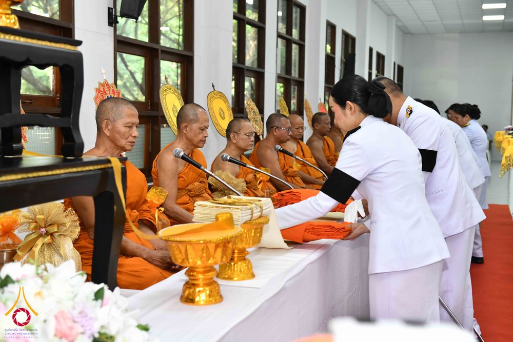 ภาพ No.344261:วันที่ 12 สิงหาคม พ.ศ. 2569  พสกนิกรชาวอำเภอคลองหลวง พร้อมใจร่วมพิธีสวดพระพุทธมนต์และทำบุญตักบาตรถวายพระราชกุศล เนื่องในวันคล้ายวันพระราชสมภพ สมเด็จพระบรมราชชนนีพันปีหลวง และวันแม่แห่งชาติ 12 สิงหาคม 2569
