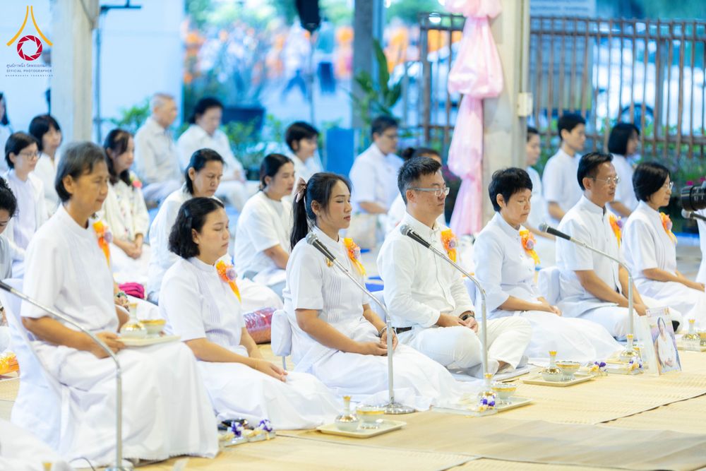 ภาพ No.288292:วันที่ 5 มกราคม พ.ศ. 2569 พิธีถวายภัตตาหารเป็นสังฆทาน แด่พระธรรมยาตรา ในโครงการธรรมยาตรา กตัญญูบูชา มหาปูชนียาจารย์ พระมงคลเทพมุนี(สด จนฺทสโร) พระผู้ปราบมาร อนุสรณ์สถาน 7 แห่ง ปีที่ 14 ณ อนุสรณ์สถานมหาวิหารพระมงคลเทพมุนี (โลตัสแลนด์) อ.สองพี่น้อง จ.สุพรร