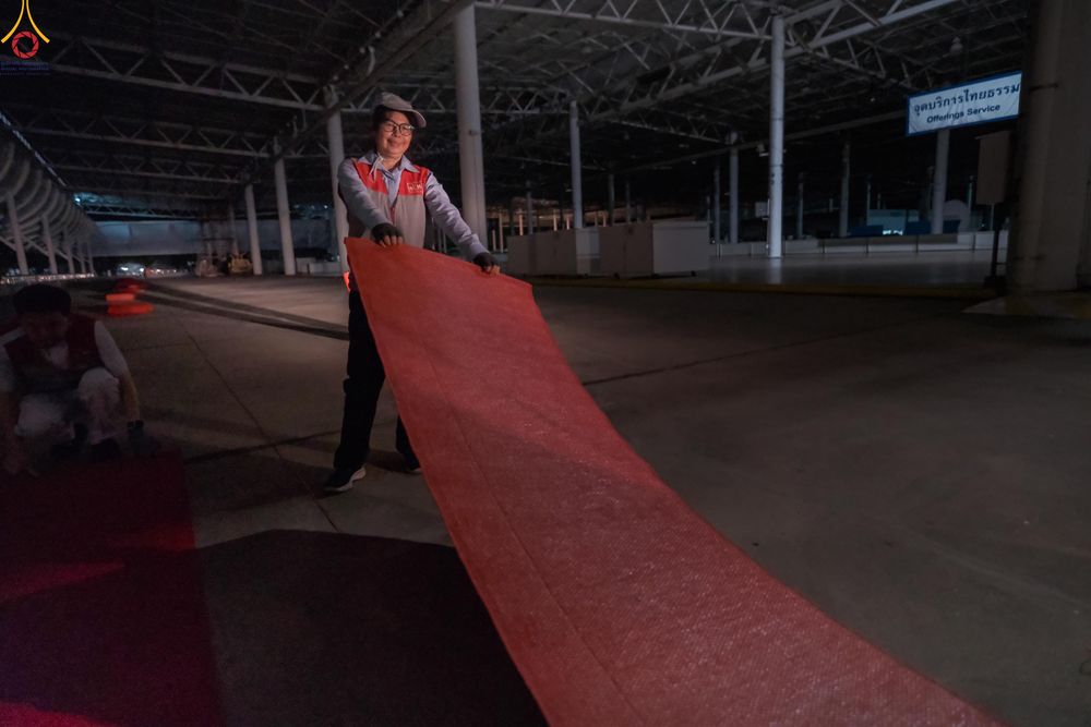 ภาพ No.295936:ภาพเบื้องหลังอาสาสมัครรวมใจ ชุดที่ 1 ในโครงการธรรมยาตรา กตัญญูบูชา มหาปูชนียาจารย์ พระมงคลเทพมุนี(สด จนฺทสโร) พระผู้ปราบมาร อนุสรณ์สถาน 7 แห่ง ปีที่ 14