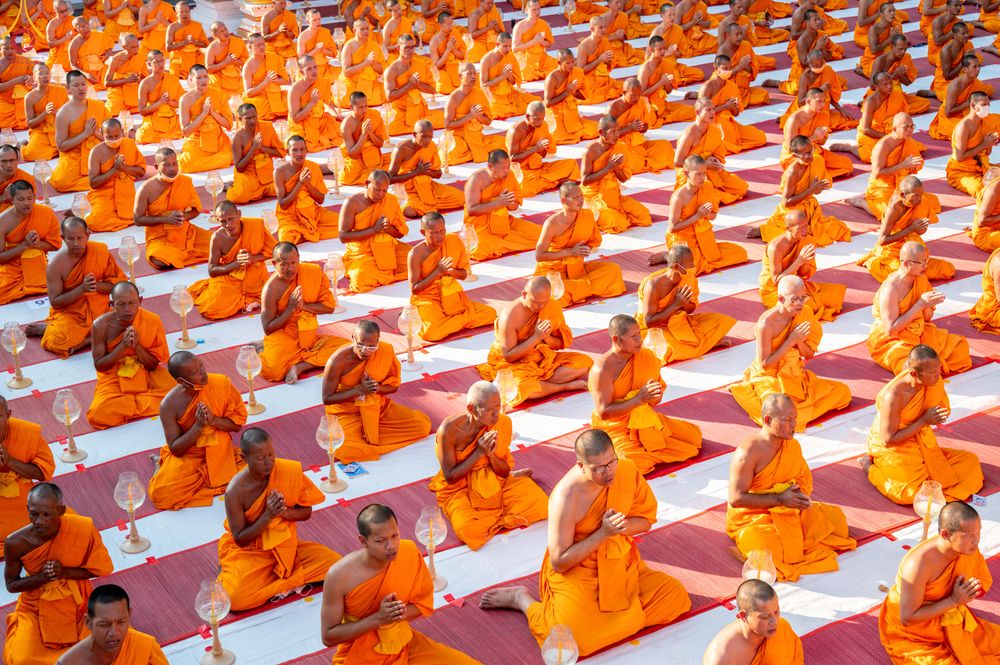 ภาพ No.293929:วันที่ 14 มกราคม พ.ศ. 2569 พิธีจุดประทีปถวายเป็นพุทธบูชา และบูชาธรรมมหาปูชนียาจารย์  ณ วัดสองพี่น้อง ต.ต้นตาล อ.สองพี่น้อง จ.สุพรรณบุรี ในโครงการธรรมยาตรา กตัญญูบูชา มหาปูชนียาจารย์ พระมงคลเทพมุนี(สด จนฺทสโร) พระผู้ปราบมาร อนุสรณ์สถาน 7 แห่ง ปีที่ 14