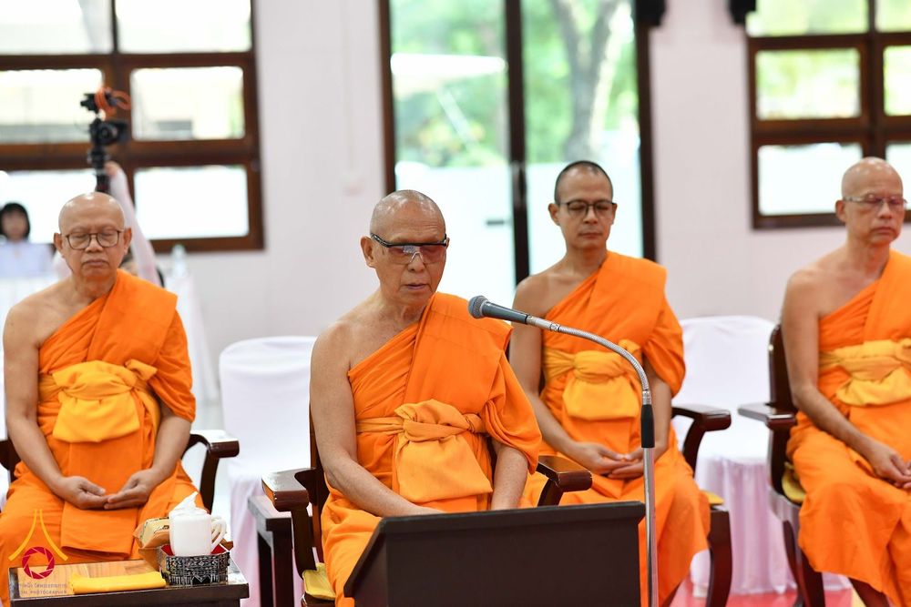 ภาพ No.344233:วันที่ 12 สิงหาคม พ.ศ. 2569  พสกนิกรชาวอำเภอคลองหลวง พร้อมใจร่วมพิธีสวดพระพุทธมนต์และทำบุญตักบาตรถวายพระราชกุศล เนื่องในวันคล้ายวันพระราชสมภพ สมเด็จพระบรมราชชนนีพันปีหลวง และวันแม่แห่งชาติ 12 สิงหาคม 2569
