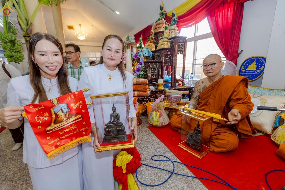 ภาพ No.250975:วันพุธที่ 8 ตุลาคม พ.ศ. 2568 พิธีทอดกฐินสามัคคีทั่วไทย 30,000 วัด โดยคณะศิษยานุศิษย์ บูชาธรรม 81 ปี หลวงพ่อธัมมชโย ณ วัดคลองตันราษฎร์บำรุง อ. บ้านแพ้ว จ. สมุทรสาคร