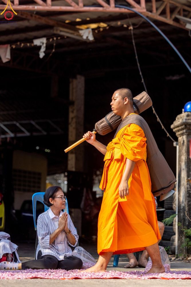 ภาพ No.190707:พิธีต้อนรับพระธรรมยาตรา ณ อนุสรณ์สถาน สถานที่ตั้งมโนปณิธานบวชตลอดชีวิต อนุสรณ์สถานคลองบางนางแท่น อ.สามพราน จ.นครปฐม ในโครงการธรรมยาตรา กตัญญูบูชา มหาปูชนียาจารย์ พระมงคลเทพมุนี(สด จนฺทสโร) พระผู้ปราบมาร อนุสรณ์สถาน 7 แห่ง ปีที่ 13 วันที่ 7 ม.ค.2568