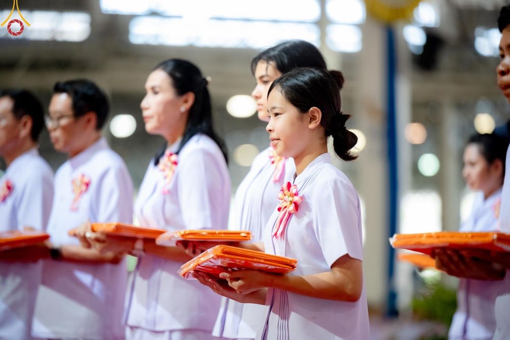 ภาพ No.177975:พิธีทอดผ้าป่าต้นสมบัติจักรพรรดิ ในวันอาทิตย์ที่ 1 ธันวาคม พ.ศ. 2567 ณ สภาธรรมกายสากล วัดพระธรรมกาย