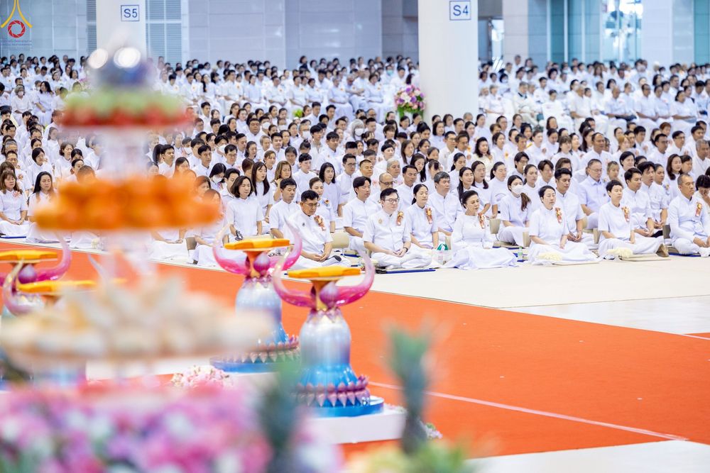 ภาพ No.243614:วันอาทิตย์ที่ 7 กันยายน พ.ศ. 2568 พิธีบูชาครูผู้ค้นพบวิชชาธรรมกาย , พิธีบูชาข้าวพระ ณ สภาธรรมกายสากล วัดพระธรรมกาย
