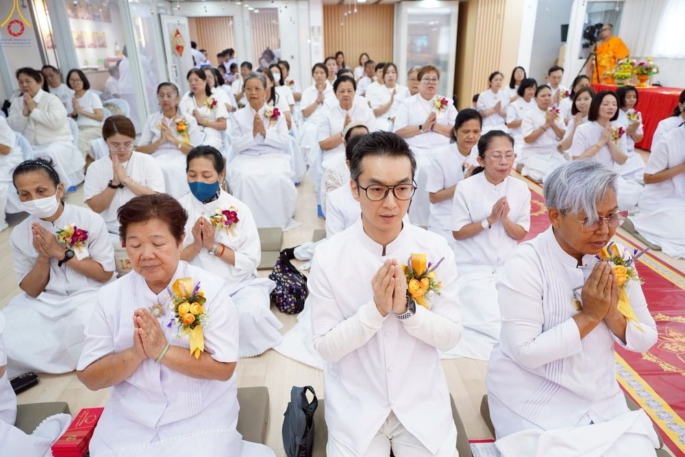 ภาพ No.233688:วันอาทิตย์ที่ 6 กรกฎาคม พ.ศ.2568 พิธีสมโภช 15 ปี วัดพระธรรมกายเกาลูน และพิธีมุทิตาสักการะเปรียญธรรม 9 ประโยค ณ วัดพระธรรมกายเกาลูน เขตปกครองพิเศษฮ่องกง สาธารณรัฐประชาชนจีน