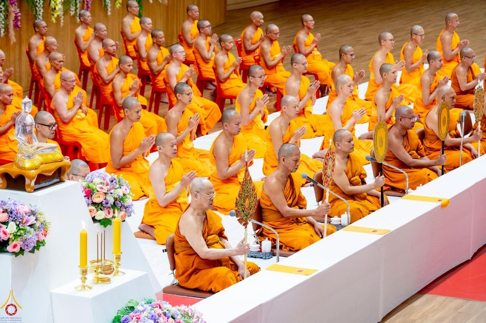 ภาพ No.234926:พิธีเจริญพระพุทธมนต์ ปฎิบัติธรรมเจริญสมาธิภาวนา และพิธีทำบุญตักบาตร เพื่อถวายเป็นพระราชกุศลแด่พระบาทสมเด็จพระวชิรเกล้าเจ้าอยู่หัว เนื่องในโอกาสวันเฉลิมพระชนมพรรษา 28 กรกฎาคม พ.ศ. 2568 ณ ห้องแก้วสารพัดนึก 2 วัดพระธรรมกาย อ.คลองหลวง จ.ปทุมธานี