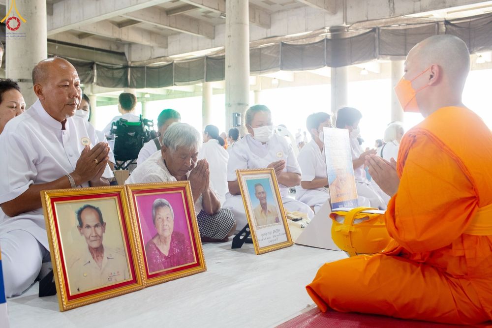 ภาพ No.84215:พิธีขอบรรพชา , พิธีขอสรณคมน์และศีล ,  พิธีรับบาตร , พิธีอุปสมบท ในโครงการบรรพชาอุปสมบทหมู่ธรรมทายาทรุ่นเข้าพรรษา และโครงการบรรพชาสามเณรโรงเรียนนานาชาติ รุ่นที่ 12 ณ โบสถ์พระไตรปิฎก วัดพระธรรมกาย วันที่ 22 กรกฎาคม พ.ศ. 2566