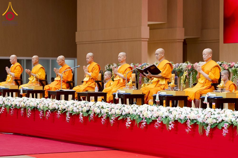 ภาพ No.272878:วันอาทิตย์ที่ 23 พฤศจิกายน พ.ศ.2568 พิธีมุทิตาสักการะ พระมหาเถระและพระเถระ ประจำปีพุทธศักราช 2568 ณ ห้องแก้วสารพัดนึก 2 สภาธรรมกายสากล  วัดพระธรรมกาย