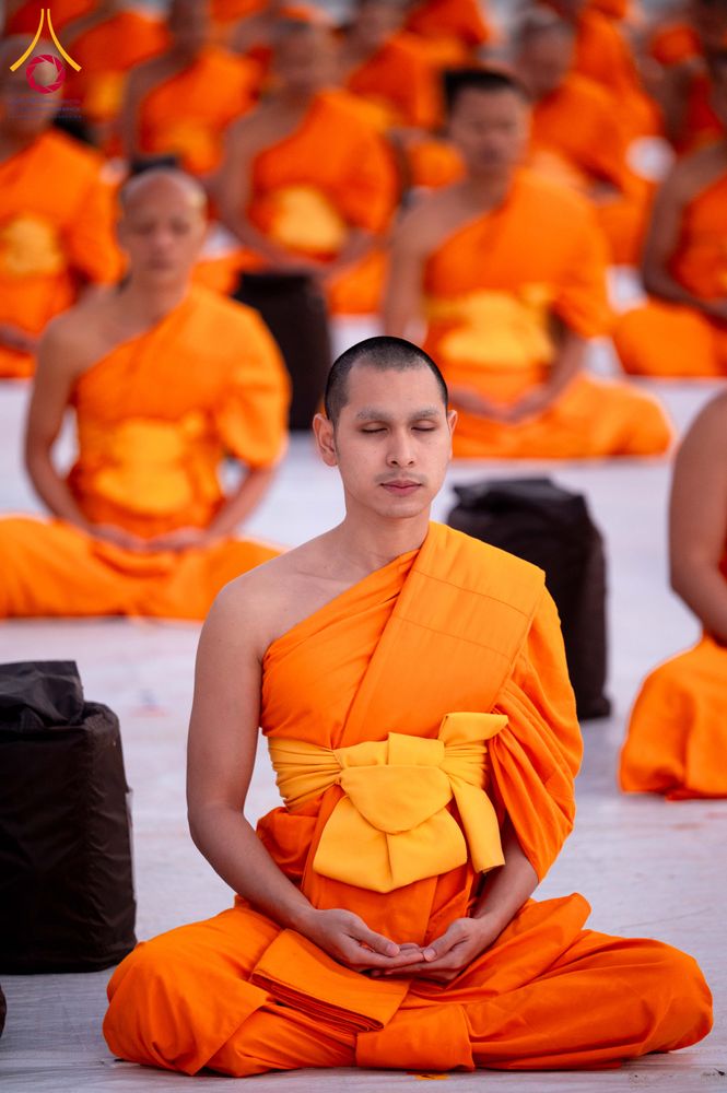 ภาพ No.290597:วันที่ 8 มกราคม พ.ศ. 2569 พระธรรมยาตราปฏิบัติธรรม และถ่ายภาพหมู่ประวัติศาสตร์ ในโครงการธรรมยาตรา กตัญญูบูชามหาปูชนียาจารย์ พระมงคลเทพมุนี(สด จนฺทสโร) พระผู้ปราบมาร อนุสรณ์สถาน 7 แห่ง ปีที่ 14 ณ อนุสรณ์สถานคลองบางนางแท่น อ.สามพราน จ.นครปฐม