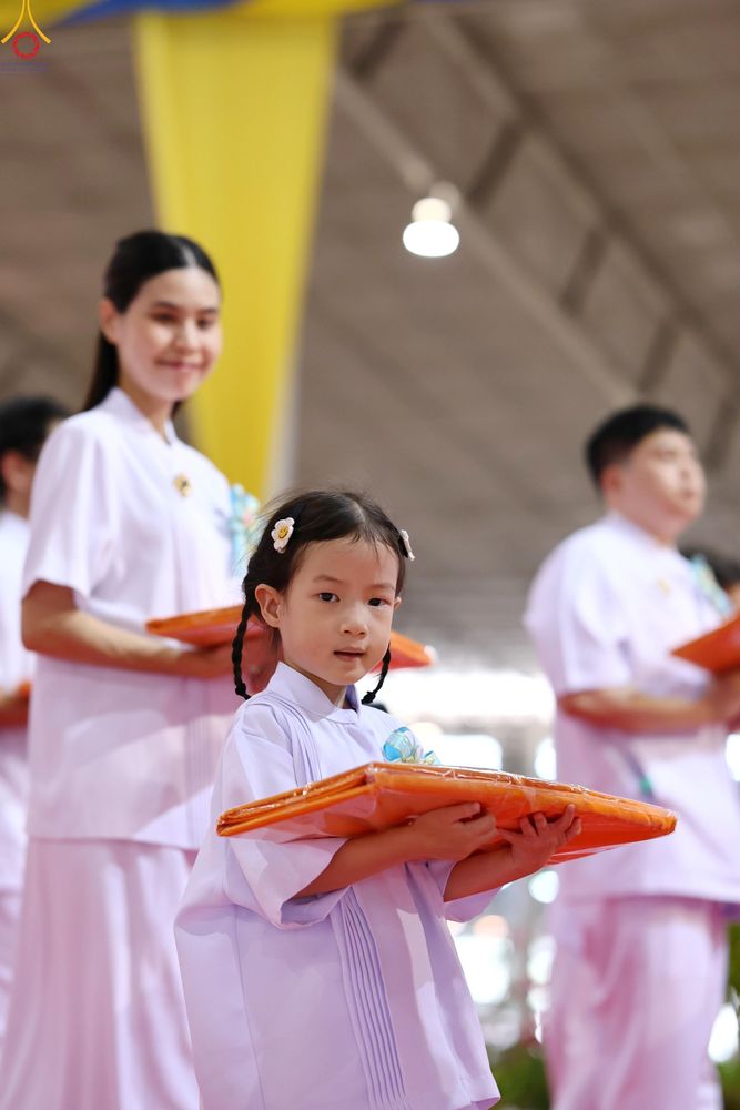 ภาพ No.318498:วันอาทิตย์ต้นเดือนที่ 5 เมษายน พ.ศ.2569 พิธีทอดผ้าป่าสมทบมหาสังฆทาน 40,000 กว่าวัดทั่วประเทศ ณ สภาธรรมกายสากล วัดพระธรรมกาย