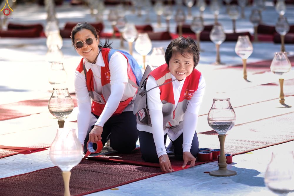 ภาพ No.296178:ภาพเบื้องหลังอาสาสมัครรวมใจ ชุดที่ 2 ในโครงการธรรมยาตรา กตัญญูบูชา มหาปูชนียาจารย์ พระมงคลเทพมุนี(สด จนฺทสโร) พระผู้ปราบมาร อนุสรณ์สถาน 7 แห่ง ปีที่ 14