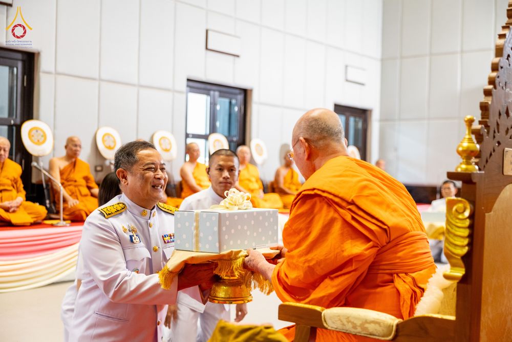 ภาพ No.332336:วันเสาร์ที่ 6 มิถุนายน พ.ศ.2569 พิธีต้อนรับสัญญาบัตร พัดยศ พระราชภาวนาวชิรวิเทศ วิ. ณ อุโบสถพระไตรปิฏก วัดพระธรรมกาย