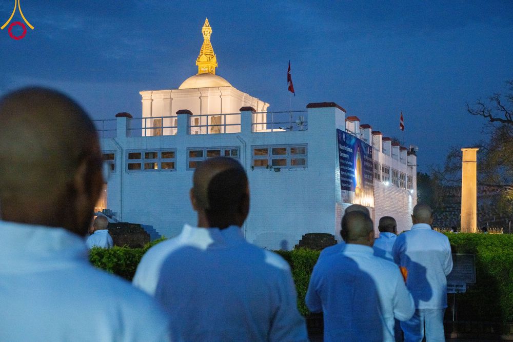 ภาพ No.314046:วันจันทร์ที่ 16 มีนาคม พ.ศ. 2569 พิธีเวียนเทียนประทักษิณ และพิธีบรรพชาสามเณร 500 รูป ณ วิหารมายาเทวี ประเทศเนปาล