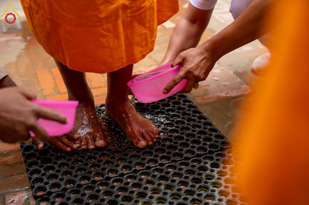 ภาพ No.317283:วันอังคารที่ 31 มีนาคม พ.ศ.2569 จาริกบิณฑบาตแห่งศรัทธา จากวัดอเชศวรสู่สี่แยกปาตันและวัดศรี ประเทศเนปาล