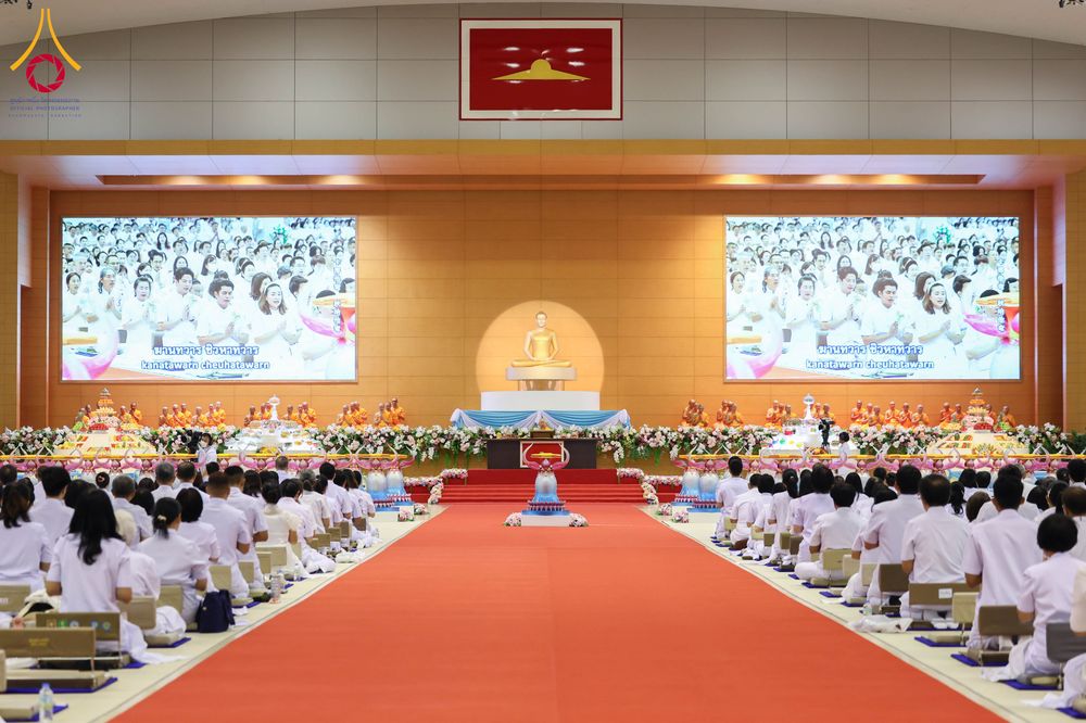 ภาพ No.318318:วันอาทิตย์ต้นเดือนที่ 5 เมษายน พ.ศ.2569 พิธีบูชาข้าวพระ ณ สภาธรรมกายสากล วัดพระธรรมกาย