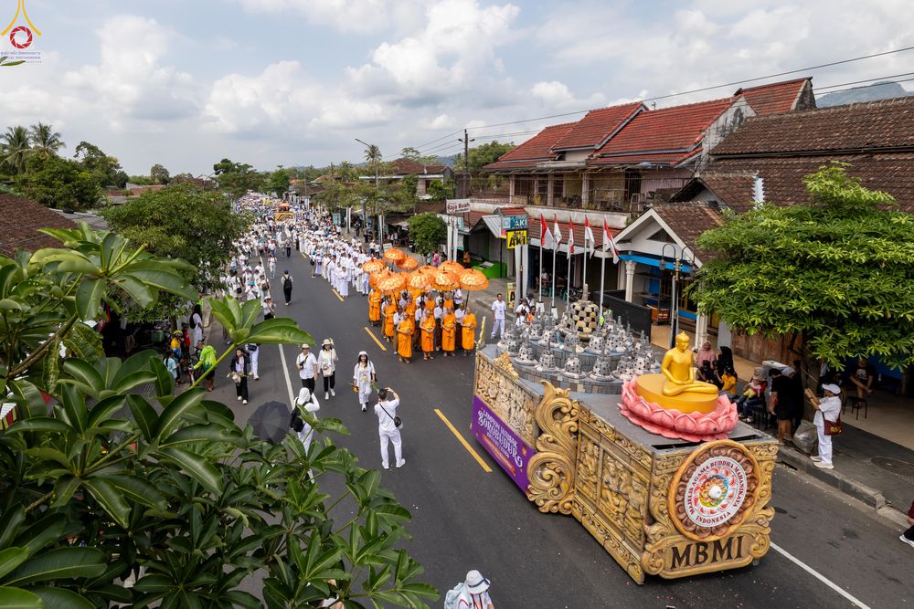 ภาพ No.331750:วันอาทิตย์ที่ 31 พฤษภาคม พ.ศ. 2569 การเดินขบวนพาเหรดงานเฉลิมฉลอง เทศกาลวิสาขบูชานานาชาติ ประเทศอินโดนีเซีย