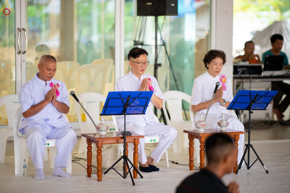 ภาพ No.328183:วันเสาร์ที่ 9 พฤษภาคม พ.ศ. 2569 พิธีตักบาตรแด่คณะสงฆ์ 323 วัด 4 จังหวัดชายแดนภาคใต้ พิธีถวายสังฆทานแด่คณะสงฆ์ 323 วัด ปีที่ 22 ครั้งที่ 185 พิธีมอบกองทุนหนุนแรงใจช่วยครูใต้ ปีที่ 19 ครั้งที่ 148 ณ ศูนย์ปฏิบัติธรรมภาคใต้