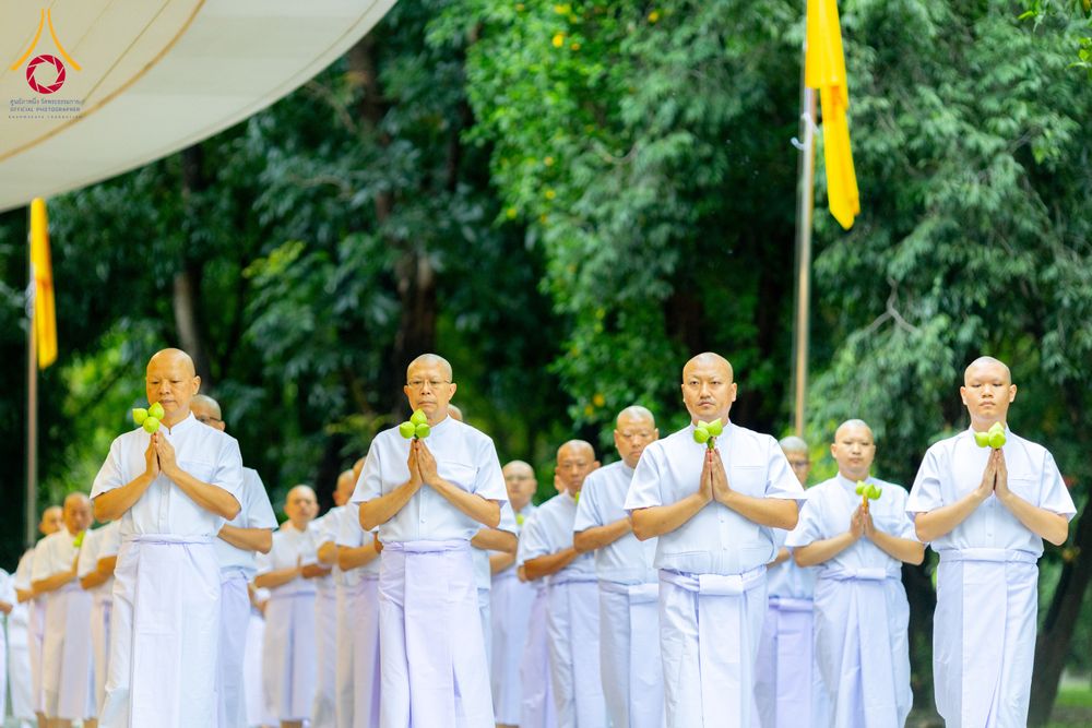 ภาพ No.286484:วันเสาร์ที่ 12 กรกฏาคม พ.ศ.2568 พิธีบรรพชาอุปสมบท  โครงการบรรพชาอุปสมบทหมู่ ธรรมทายาทนานาชาติ(ภาคภาษาจีน), โครงการบรรพชาสามเณร โรงเรียนนานาชาติ รุ่นที 14